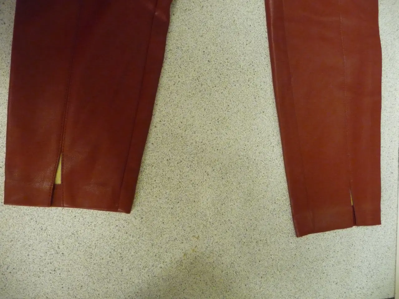 Billede 7 - leggins fake læder str m bordeaux (læs mere)