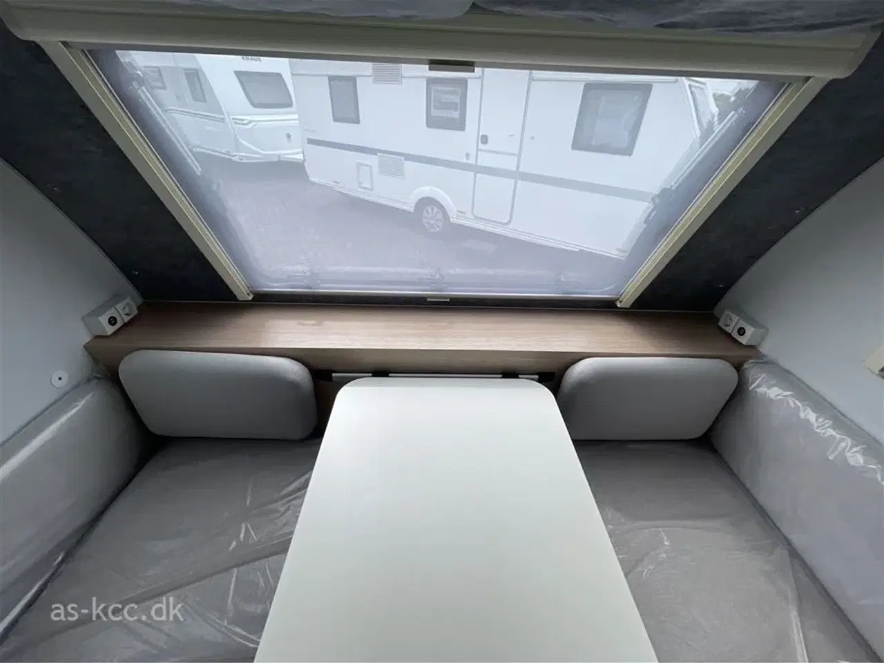 Billede 15 - 2025 - Adria Aviva Lite 360 DK Adria Aviva 360 DK Lite årg..2005 4 sovepladser, 4 siddepladser. Egenvægt 720 totalvægt 1000 kg. Ren el 12/230 V