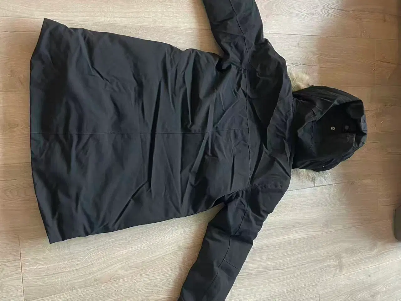 Billede 2 - Helt ny Helly Hansen dame parka