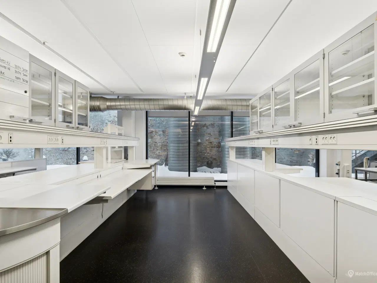 Billede 1 - Moderne laboratorie med kontor