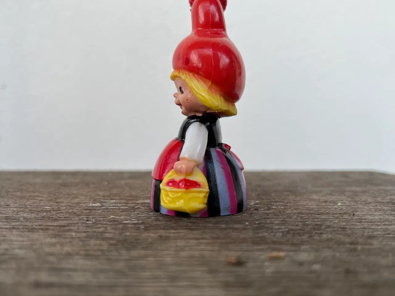 Billede 2 - Karen K nissepige med kurv.