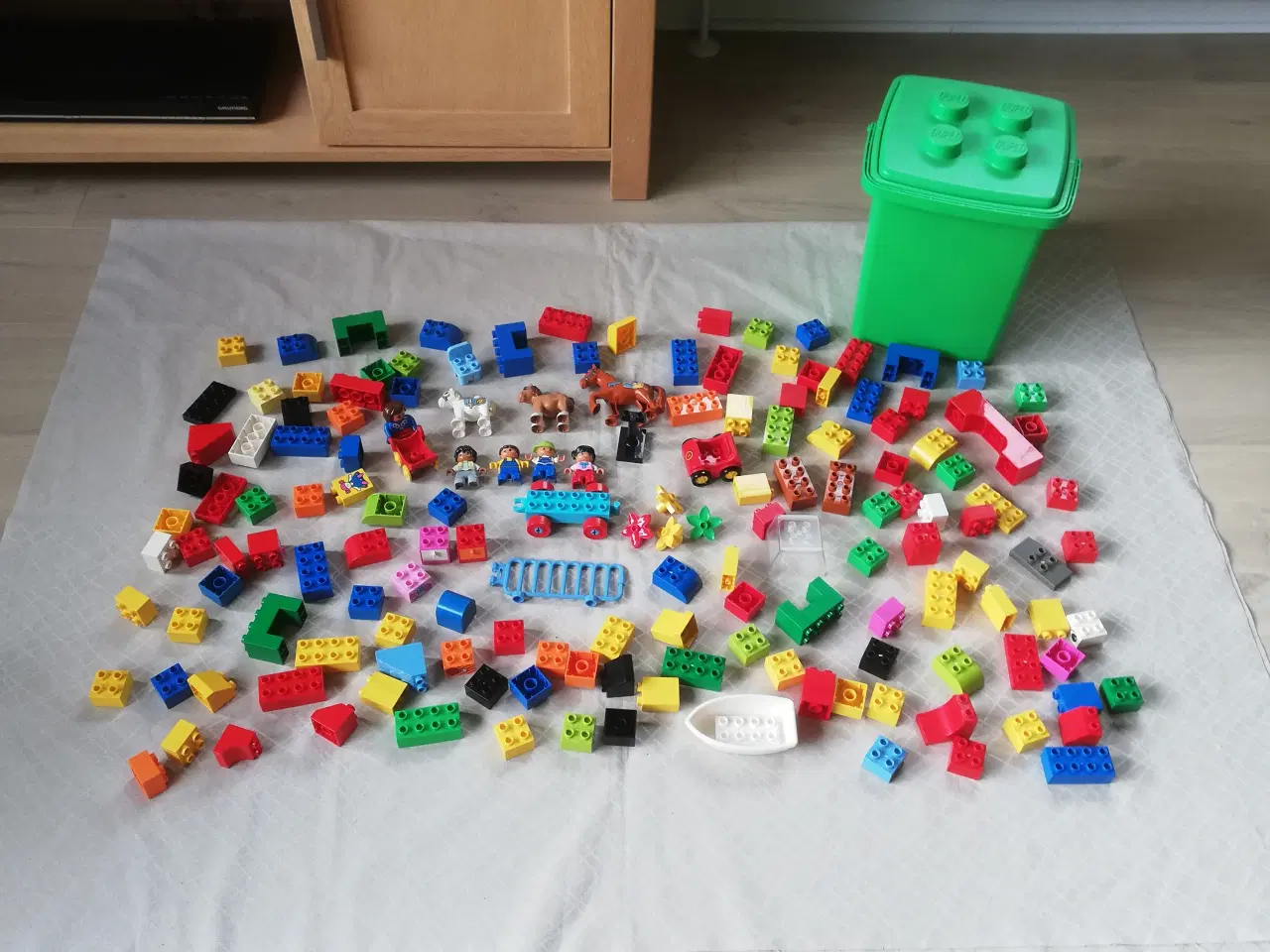 Billede 1 - Lego Duplo 1,5kg inkl. stor Lego spand