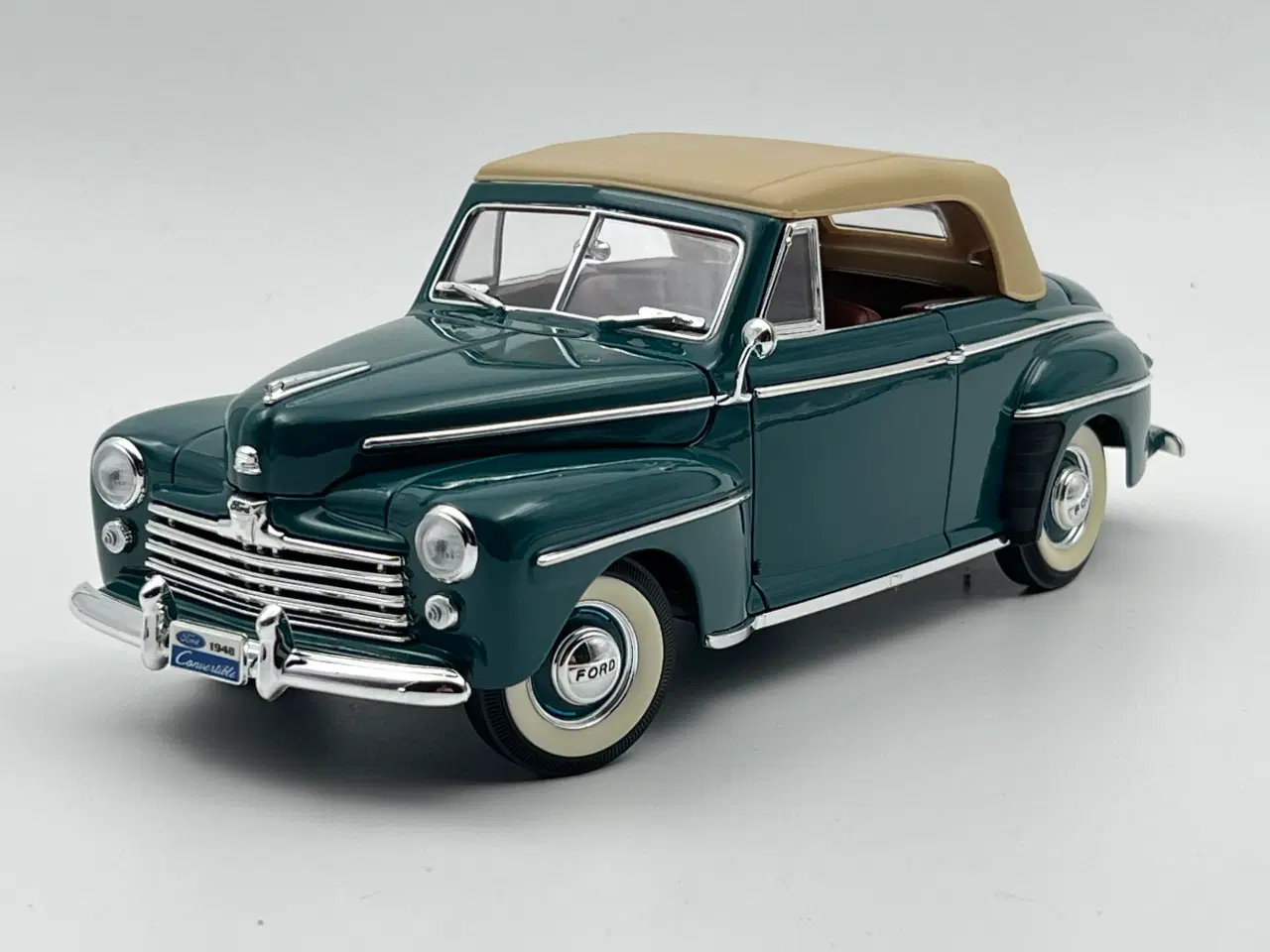 Billede 2 - 1948 Ford Convertible 1:18 