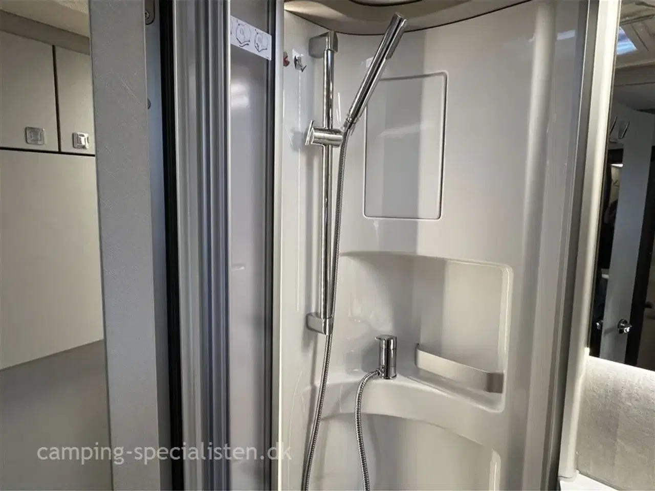 Billede 13 - 2024 - Hymer Exsis T580 Pure   Hymer Exsis T580 2024 - Se den nu hos Camping-Specialisten.dk
