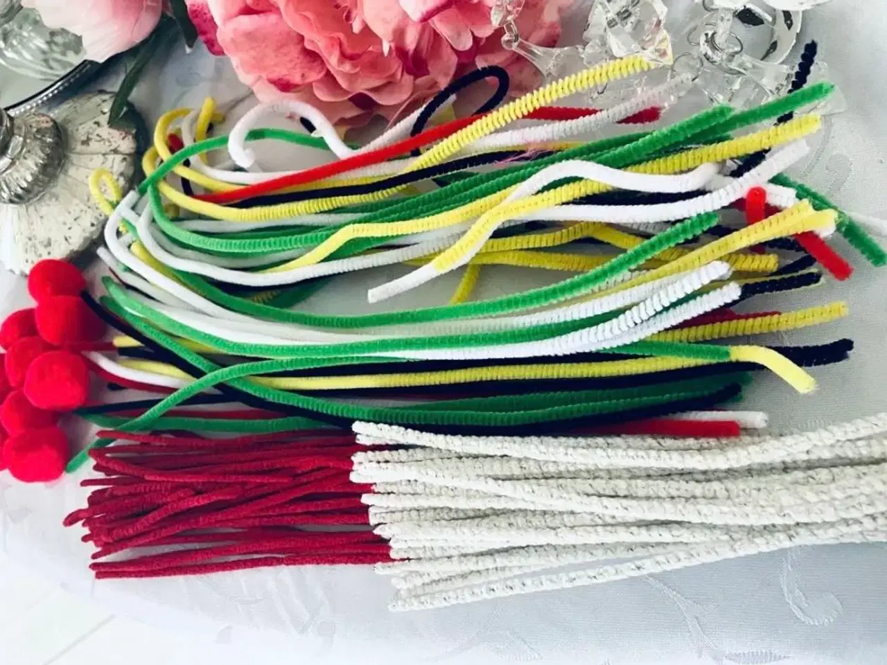 Billede 2 - Blandet plastkugler og piberenser til hobby 
