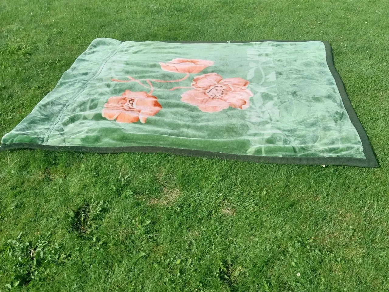 Billede 3 - Luxus tæppe 210 x 190 cm