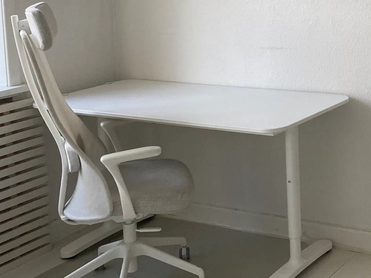 Billede 1 - JÄRVFJÄLLET Kontorstol m armlæn, Grann hvid