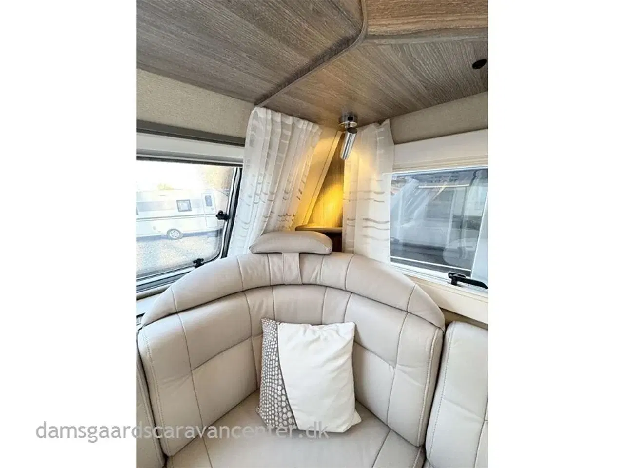 Billede 9 - 2018 - Kabe Royal 520 XLKS   Franskseng-Alde-Gulvvarme-Mover-Telt