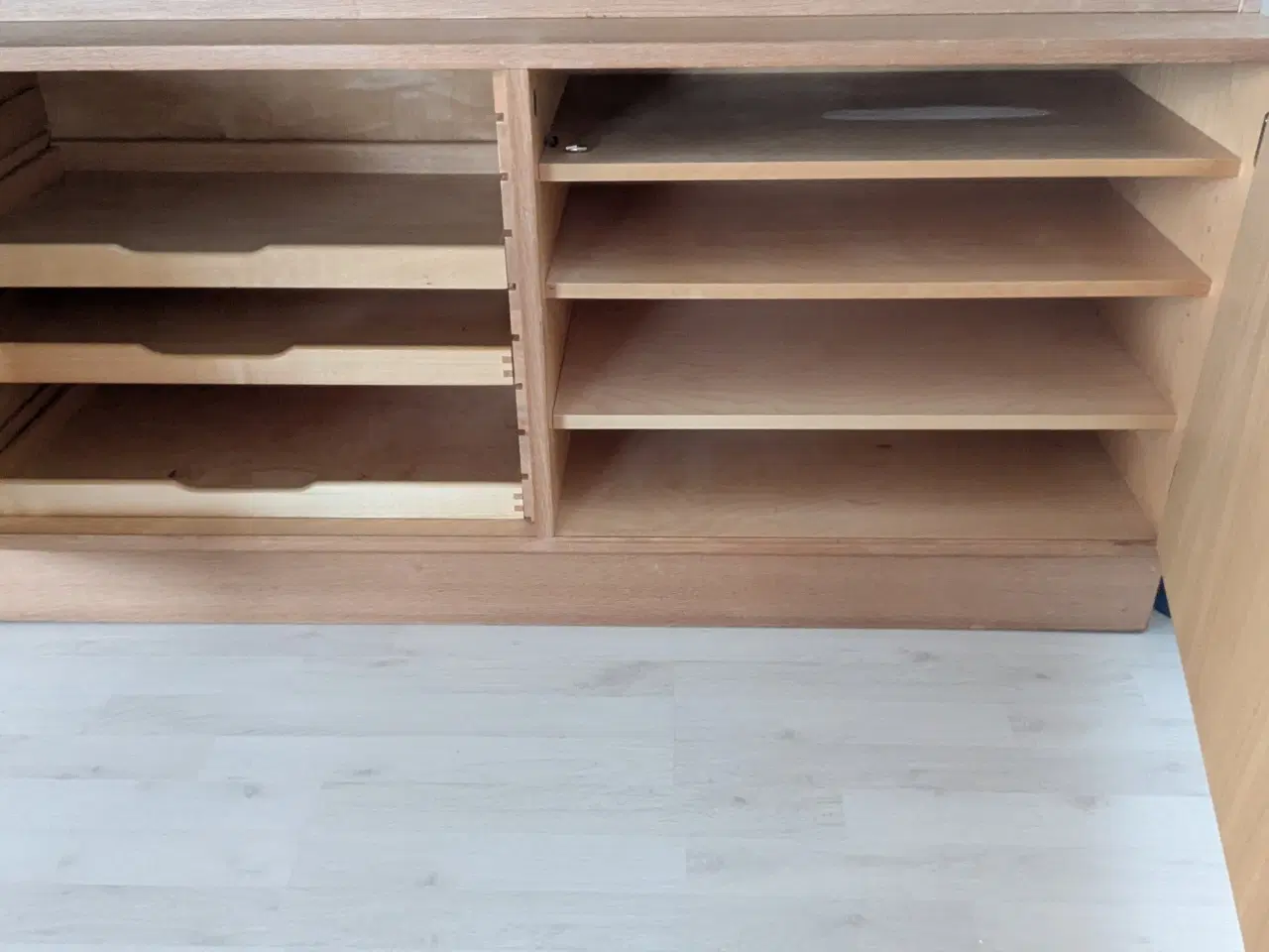 Billede 2 - Hundevad reol