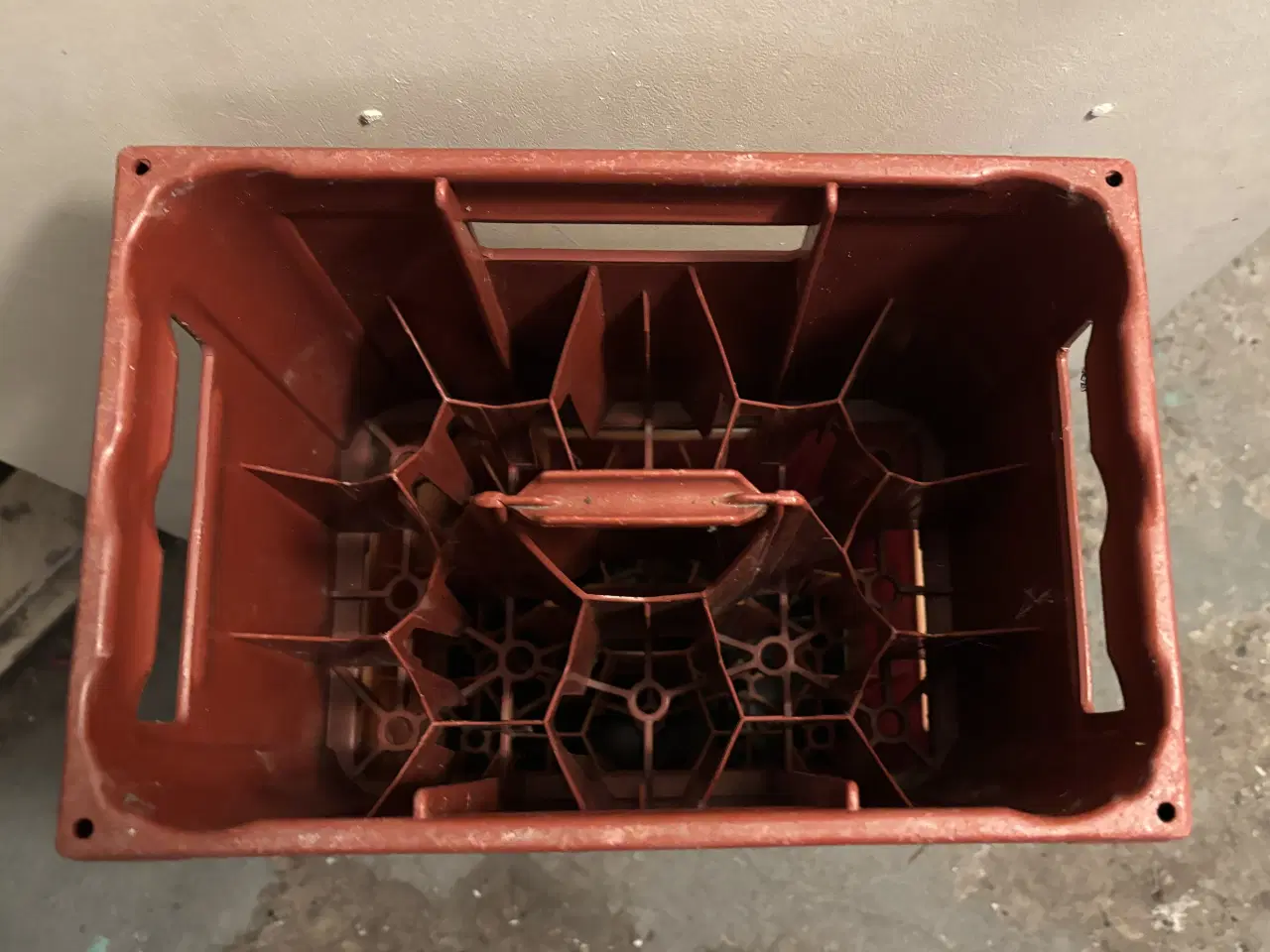 Billede 3 - Plastik kasser til flasker