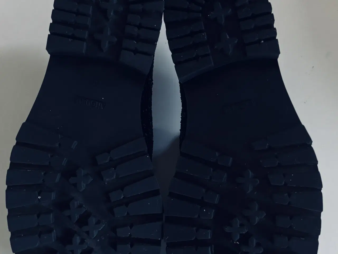 Billede 2 - Glitter loafers sort.