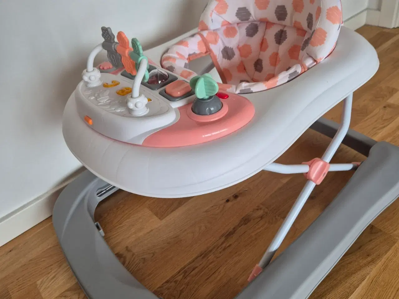 Billede 2 - BabyDan gåstol / gåvogn