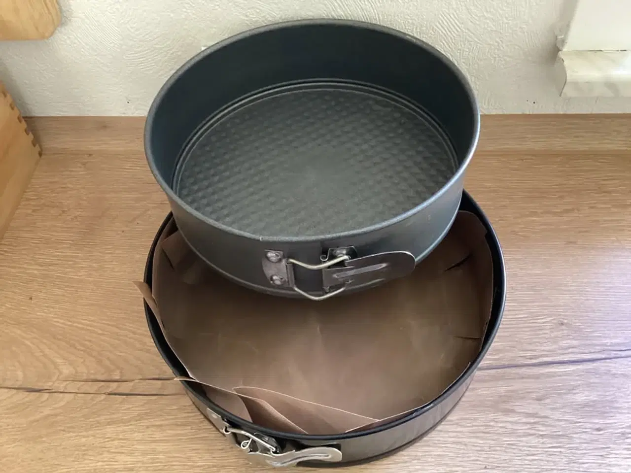 Billede 1 - 2 springforme i metal