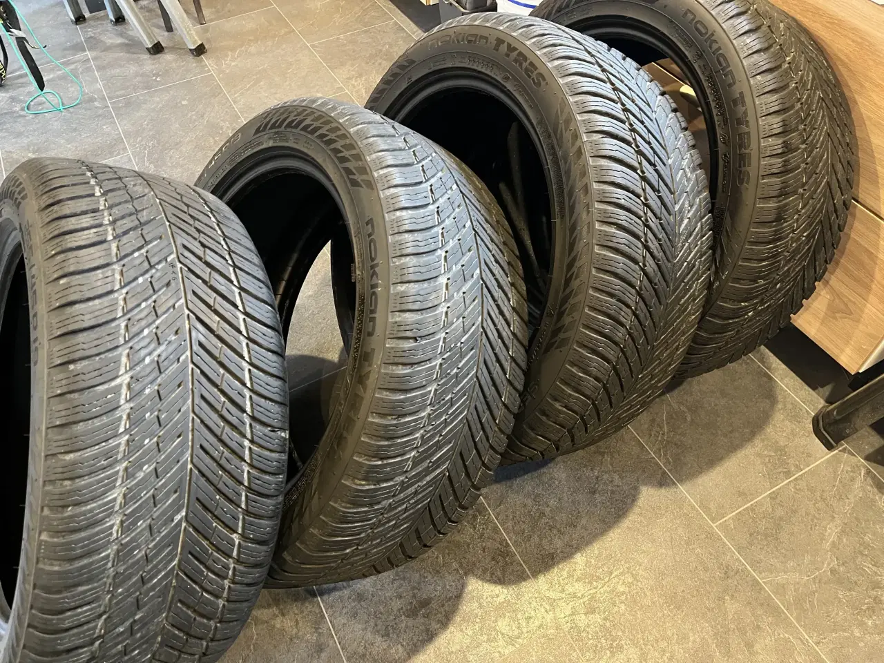 Billede 1 - Nokian Seasonproof 2 helårsdæk 255/45 R19 104Y
