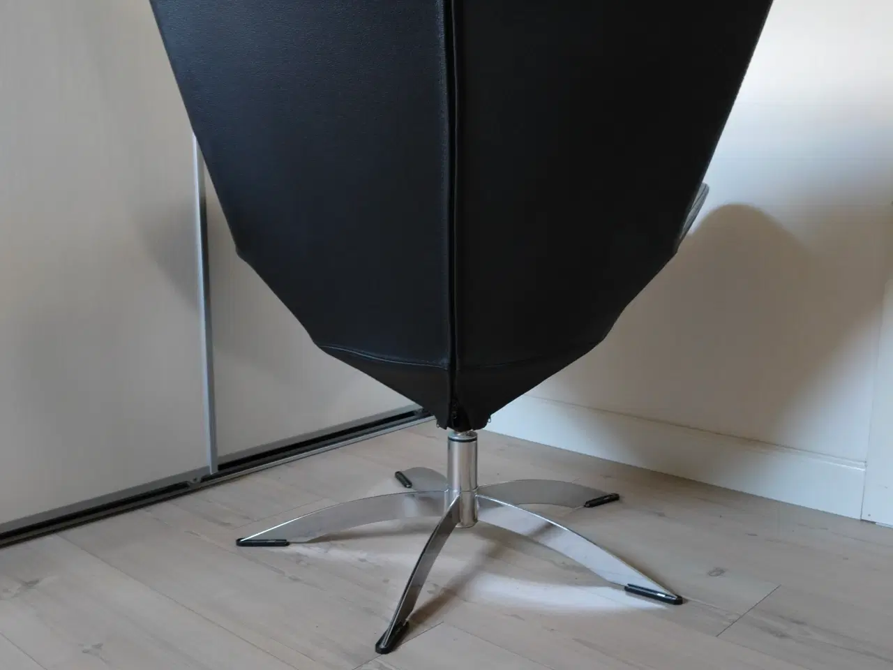 Billede 4 - Lænestol i sort læder