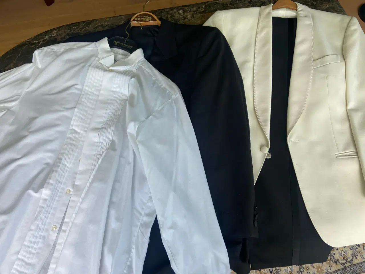Billede 2 - Smoking, sort sæt + hvid jakke + skjorte 