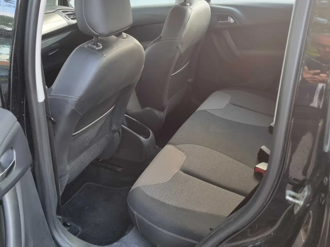 Billede 9 - Citroen C3 1.2 5 dørs med træk