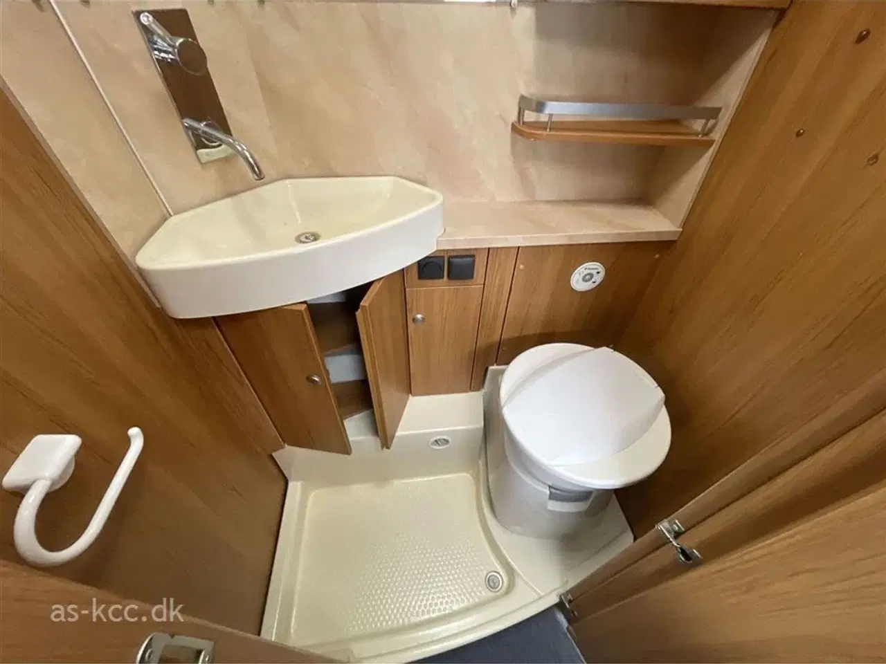 Billede 7 - 2010 - Knaus Azur 580 EU   Knaus Azur årg 2010 4 sovepladser 5 siddepladser, Isabella Commodore 2010.