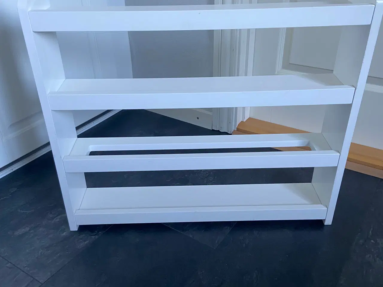 Billede 1 - Hvid Bogreol 