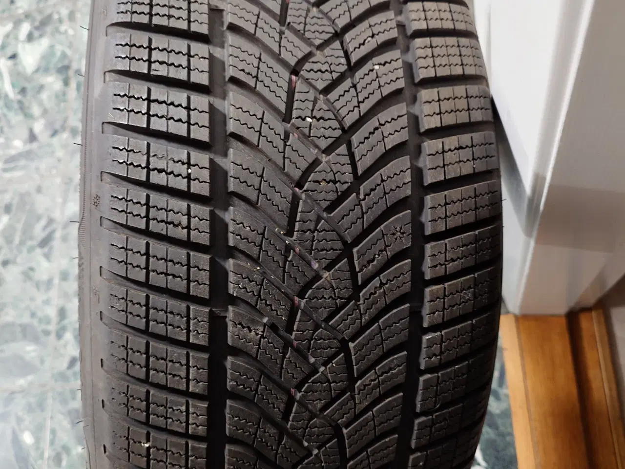 Billede 6 - Goodyear Ultragrip performance+ 245/45-18" 7mm møn