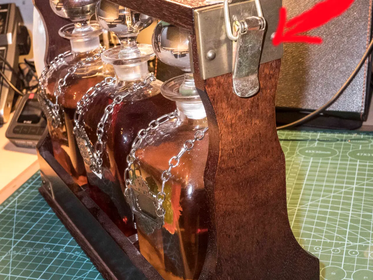 Billede 3 - Tantalus med 3 originale karafler(Uden halsskilte)