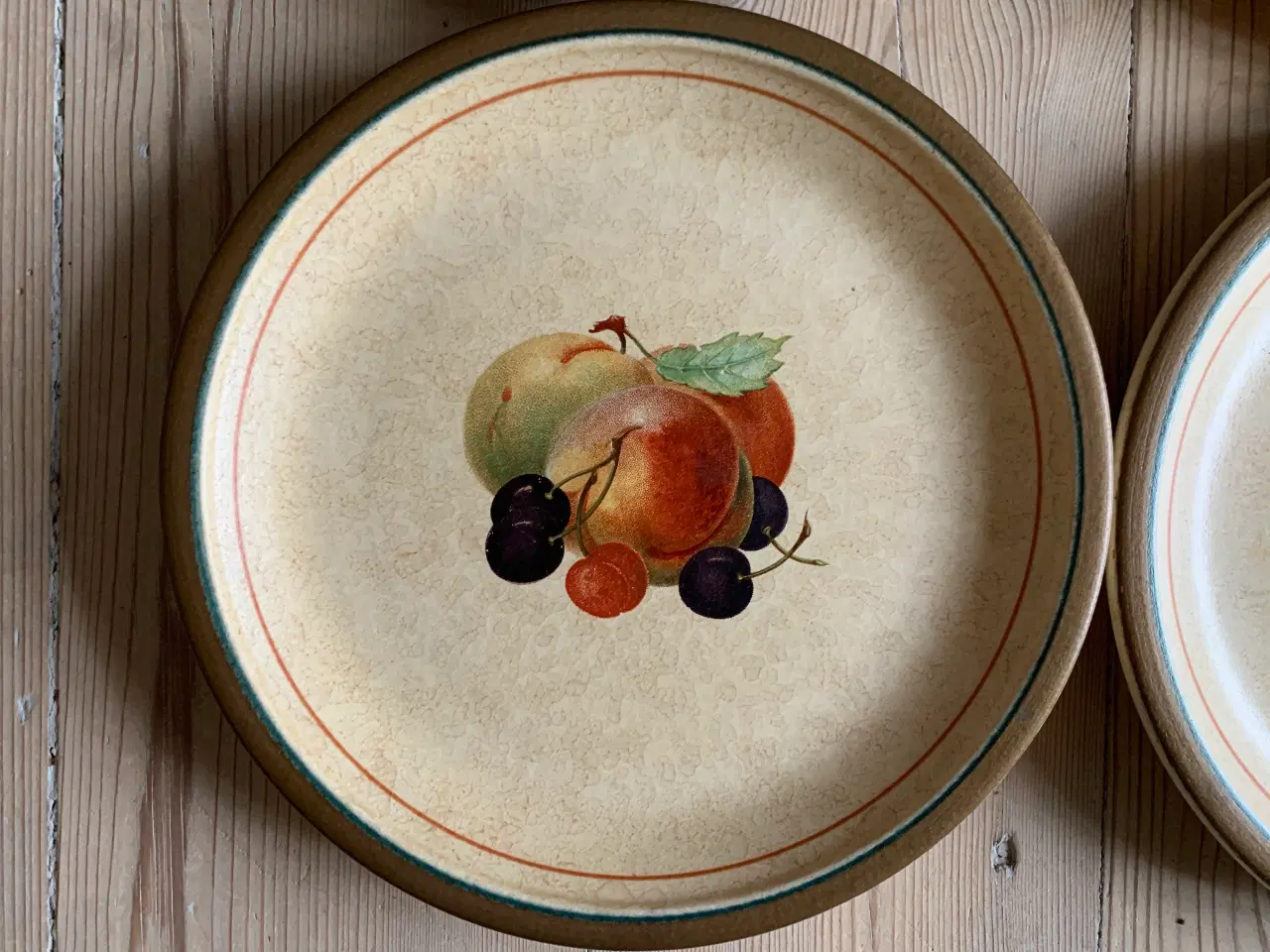Billede 2 - Frugttallerkner og -fad i fajance