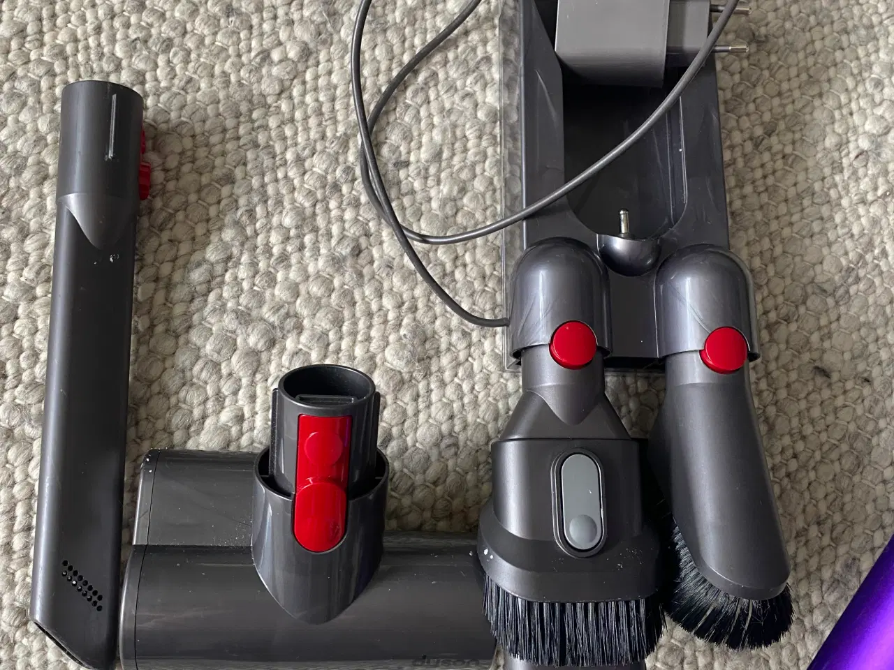 Billede 2 - Dyson V10 støvsuger