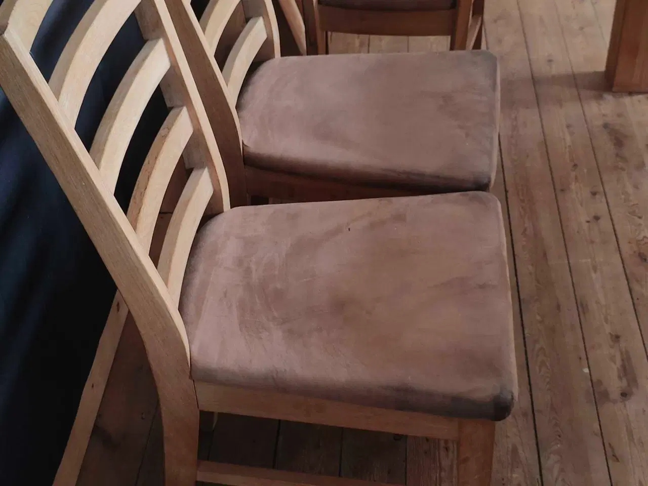 Billede 2 - Spisebord + 6 stole EG behandlet 2 tillægsplader