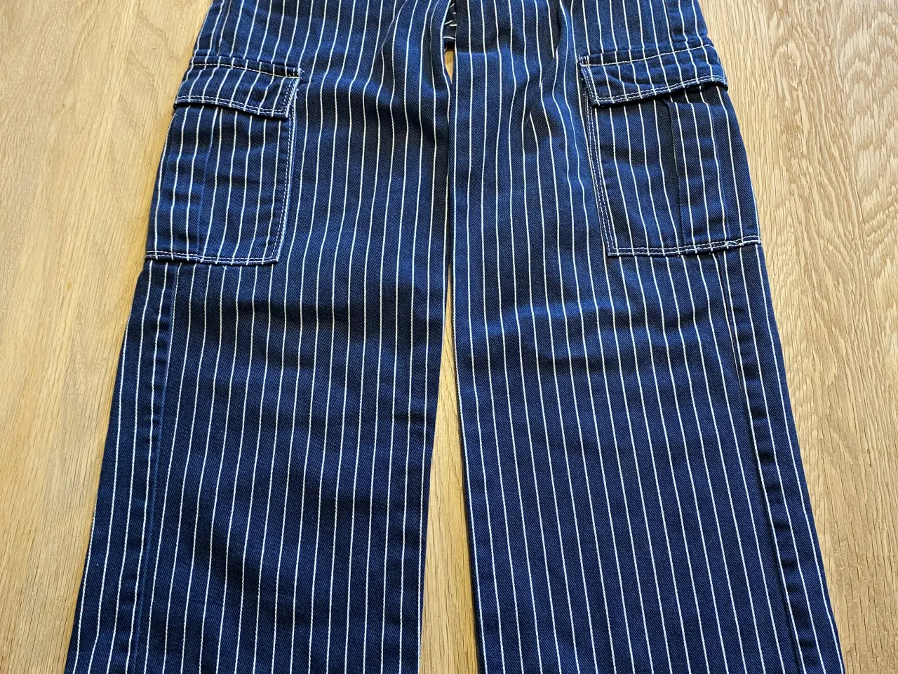 Billede 4 - Pigetøj str. 134