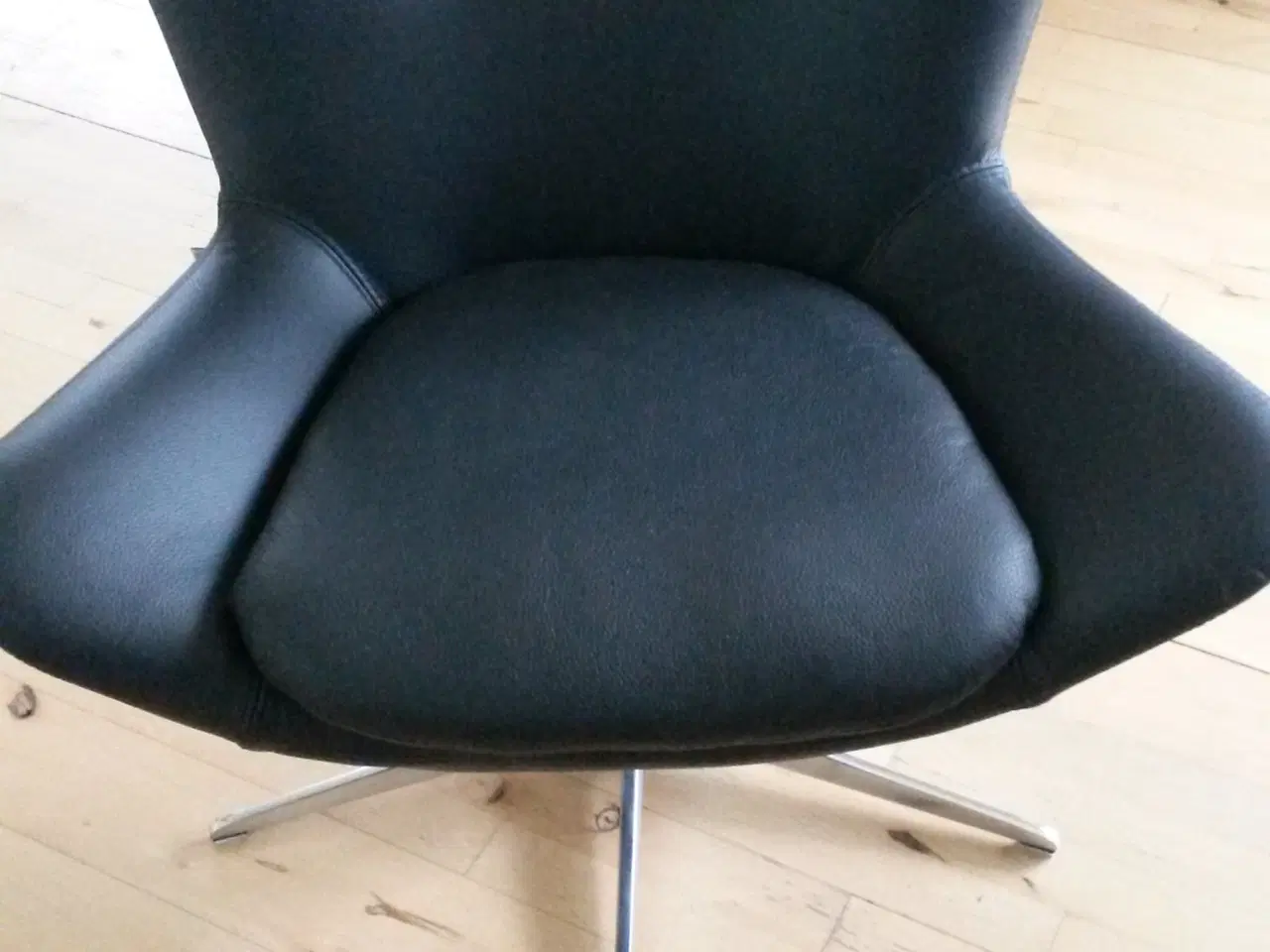 Billede 3 - helt ny hjort knudsen læderstol på børstet sokkel
