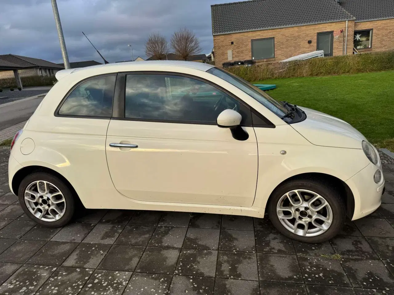 Billede 4 - Nysynet Fiat 500 1,2 Sport - kørt kun 124.000 km