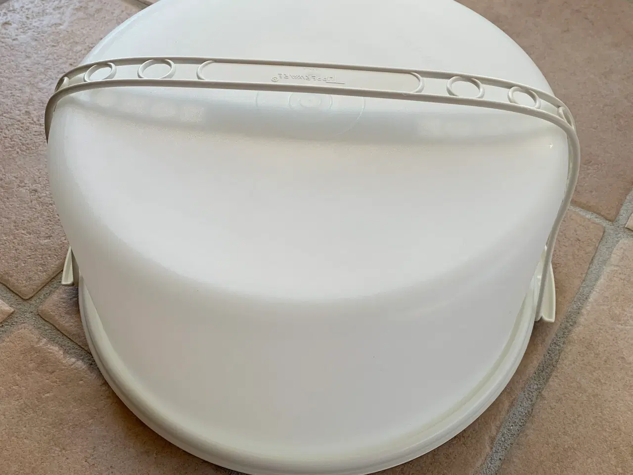 Billede 1 - Tupperware lagkagefad med låg og hank 