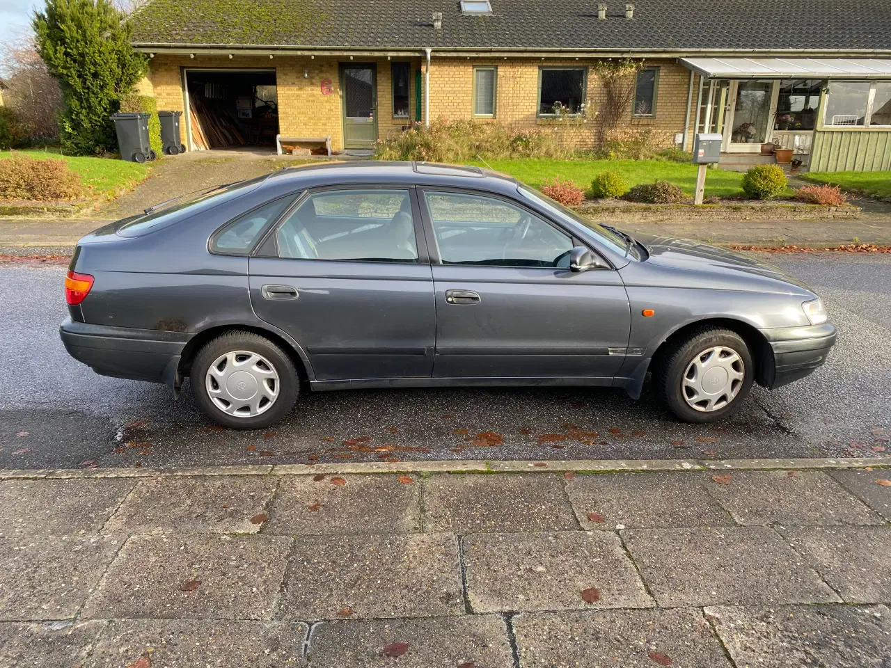 Billede 2 - Toyota Carina e 1,8i LB man e