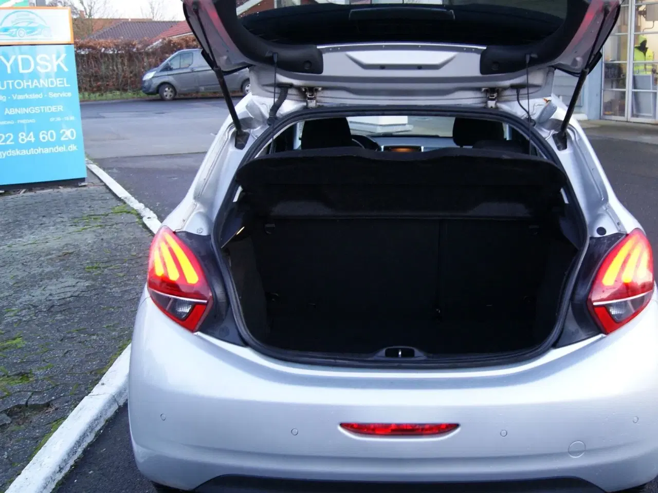 Billede 8 - Peugeot 208 1,6 BlueHDi Desire 100HK 5d