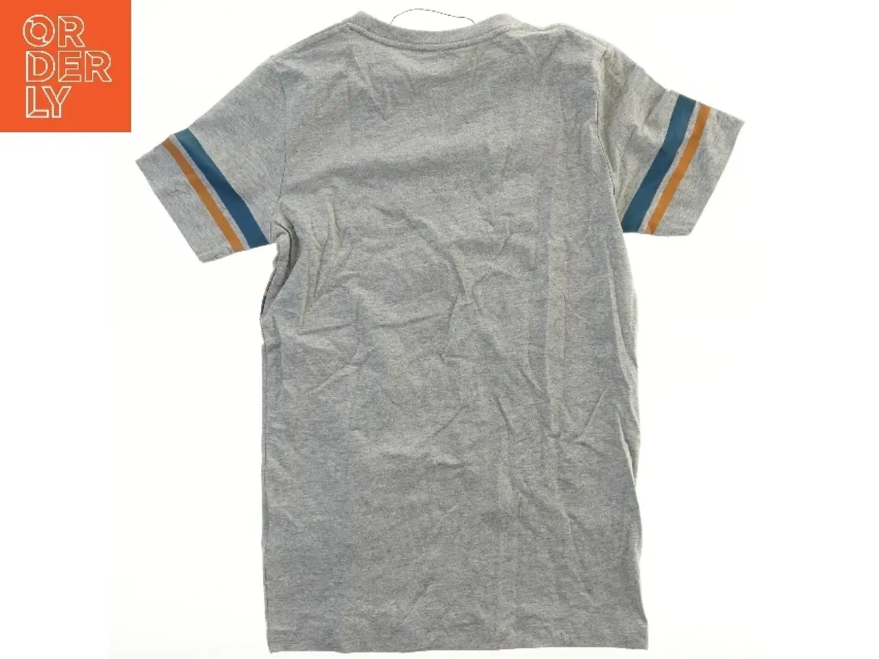 Billede 2 - Helt ny Name it T-shirt med Slangemotiv (str. 146)