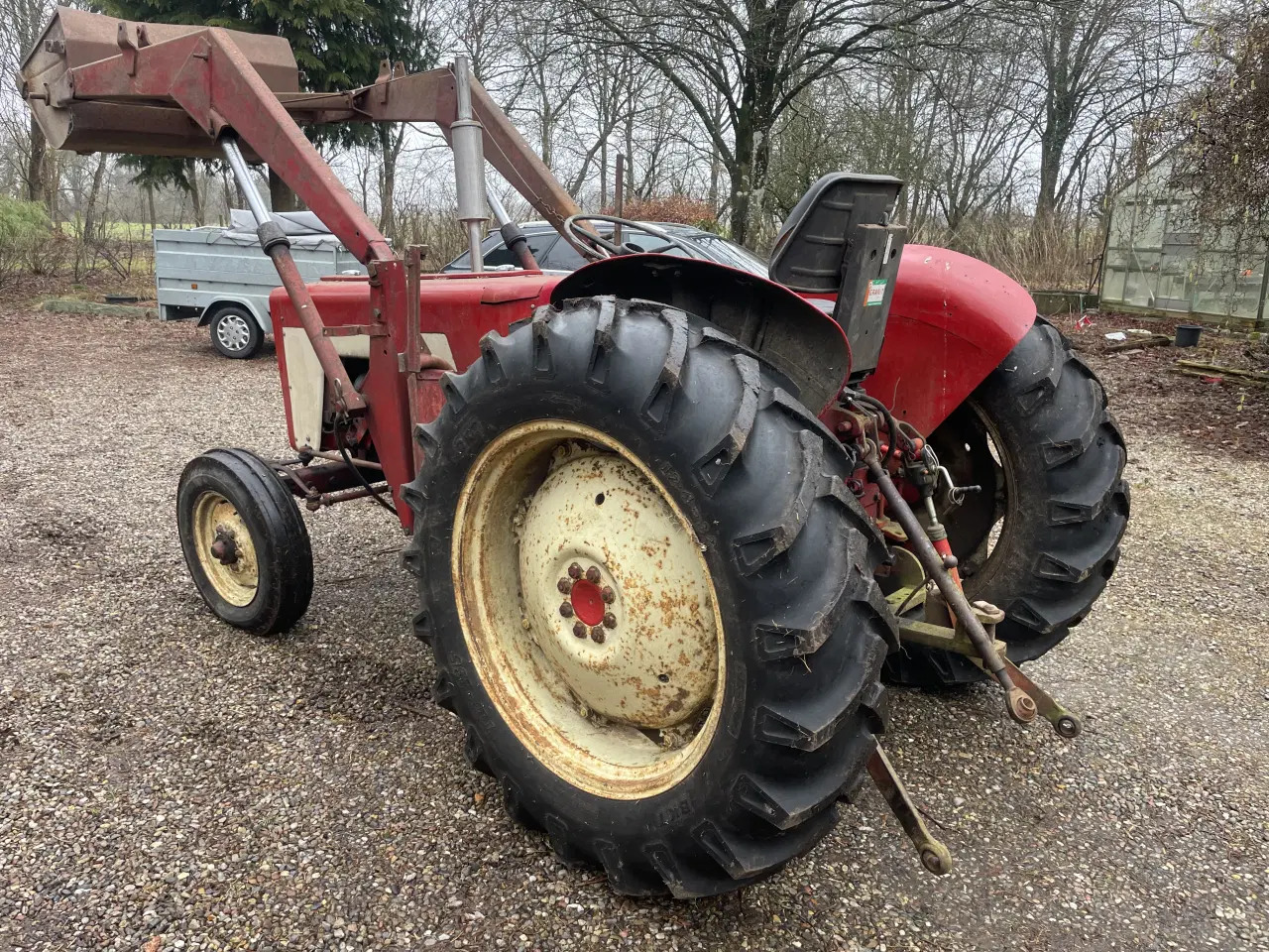 Billede 2 - Fin IH 434 med frontlæsser.