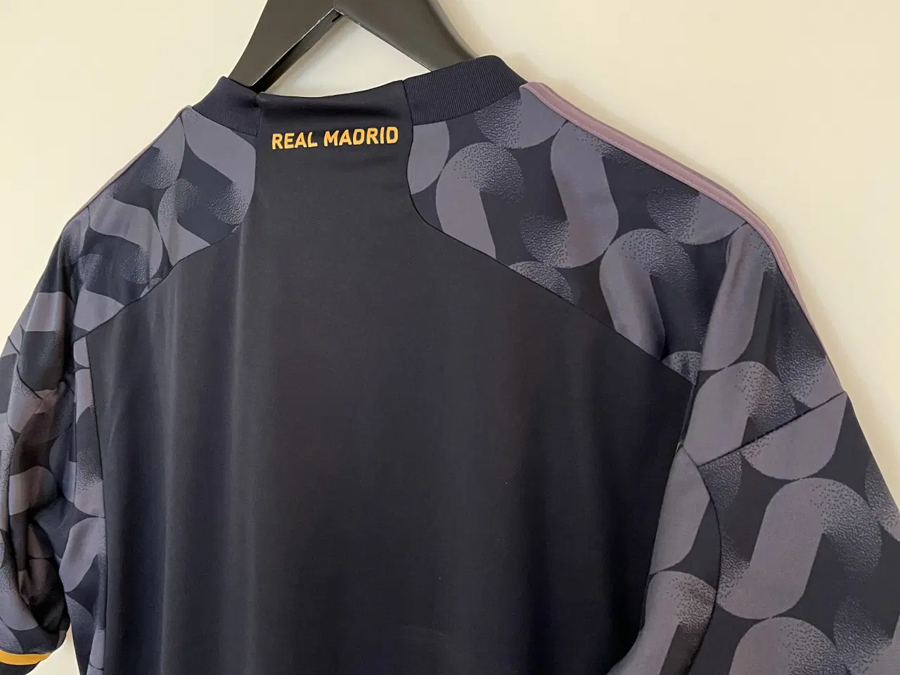 Billede 5 - Real Madrid fodboldtrøje