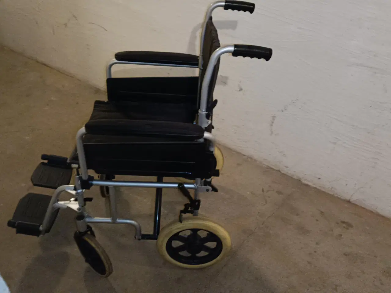 Billede 14 - Kørestol i aluminium