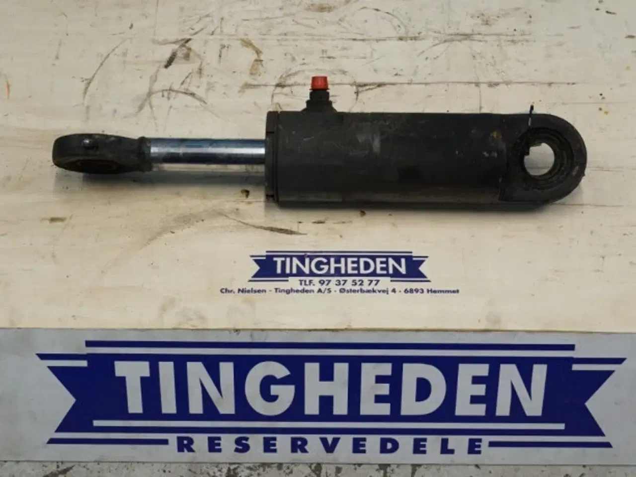 Billede 1 - Valtra T213 Frontlift Cylinder V37715600