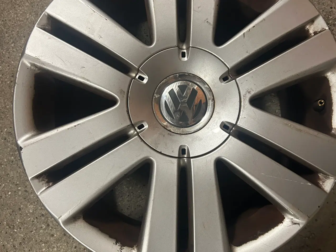 Billede 2 - Wv originale fælger, været  på en Passat kun 500k 