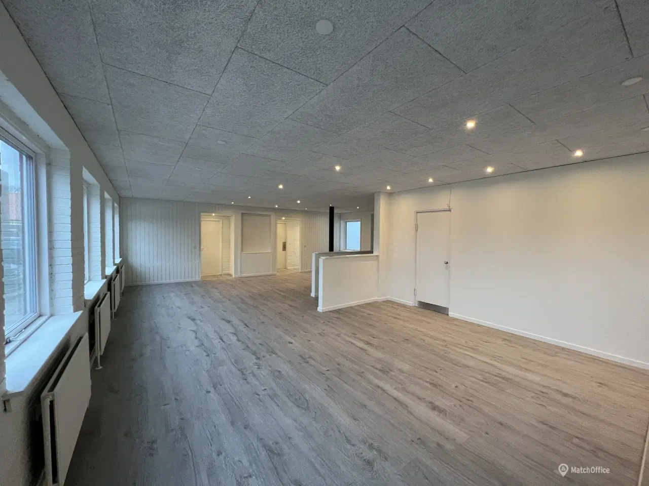 Billede 5 - Nyrenoverede erhvervslokaler midt i Grindsted