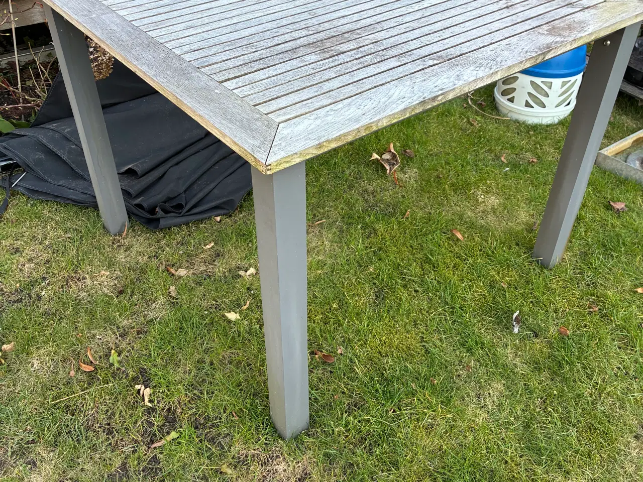 Billede 1 - Teaktræ havebord - 100x100 cm