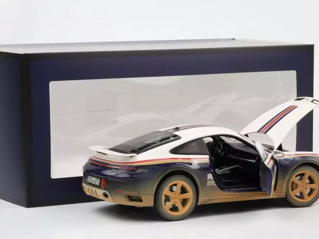 Billede 5 - 1:18 Porsche 911 Dakar Dirty verision