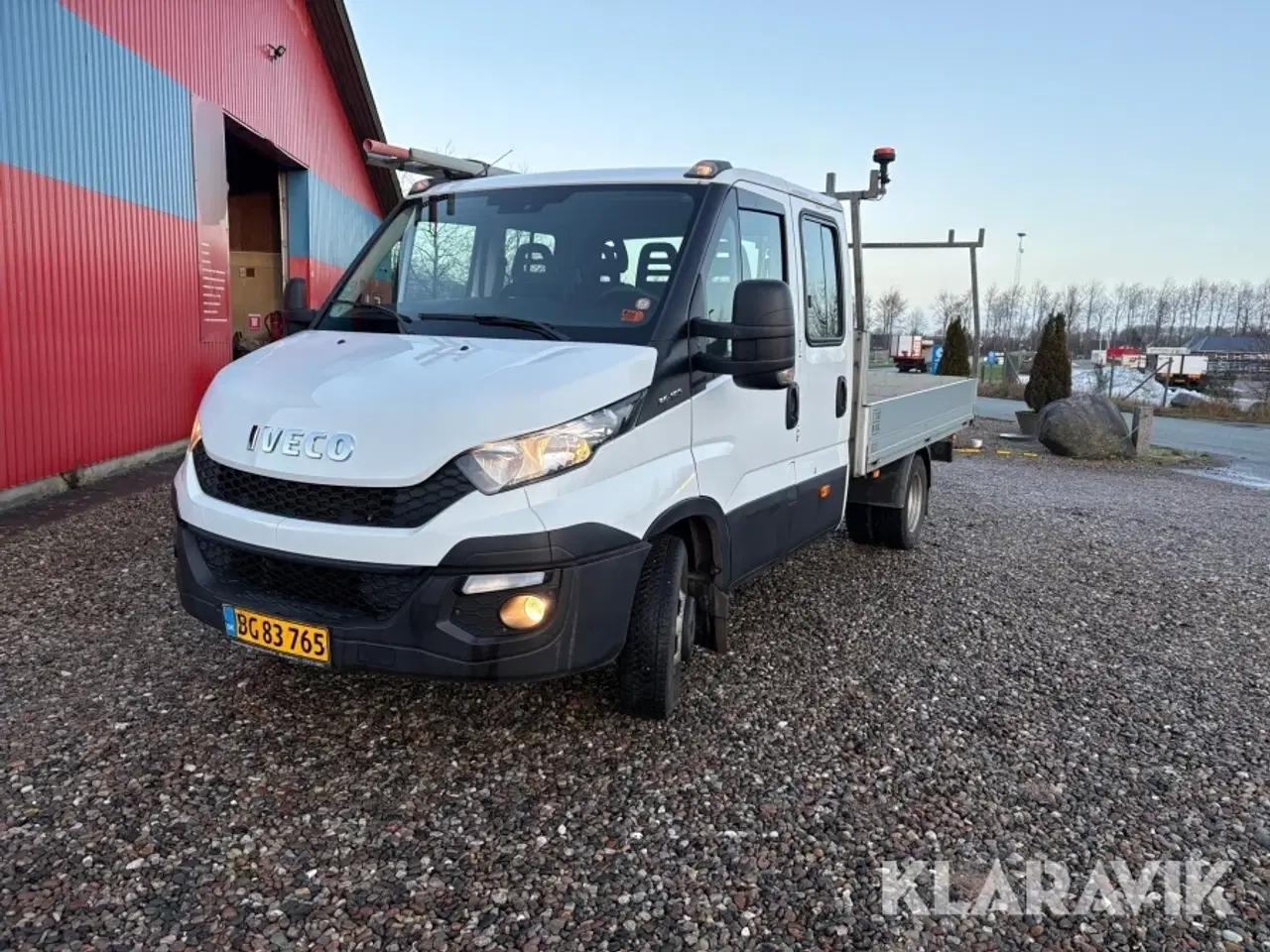 Billede 1 - Mandskabsvogn Iveco 35C15 med lad