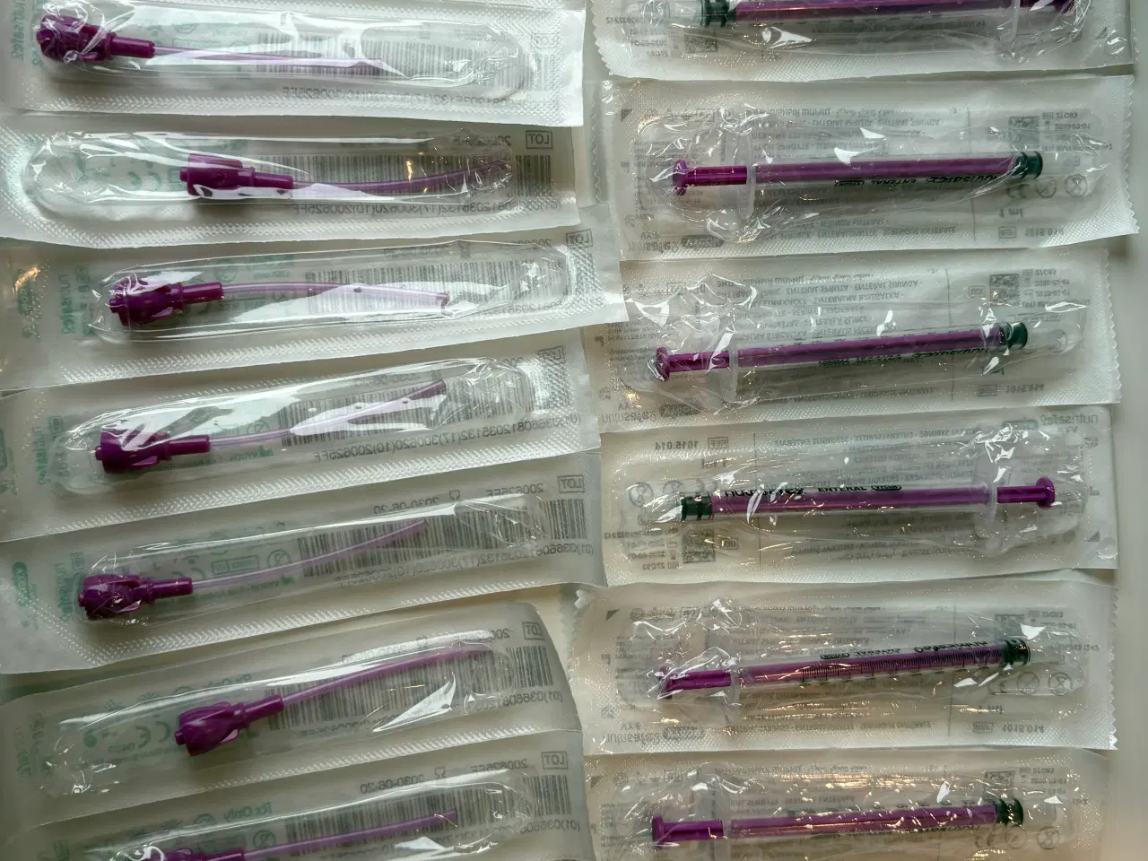 Billede 9 - Alle mulige sprøjter som bruges til nyfødte