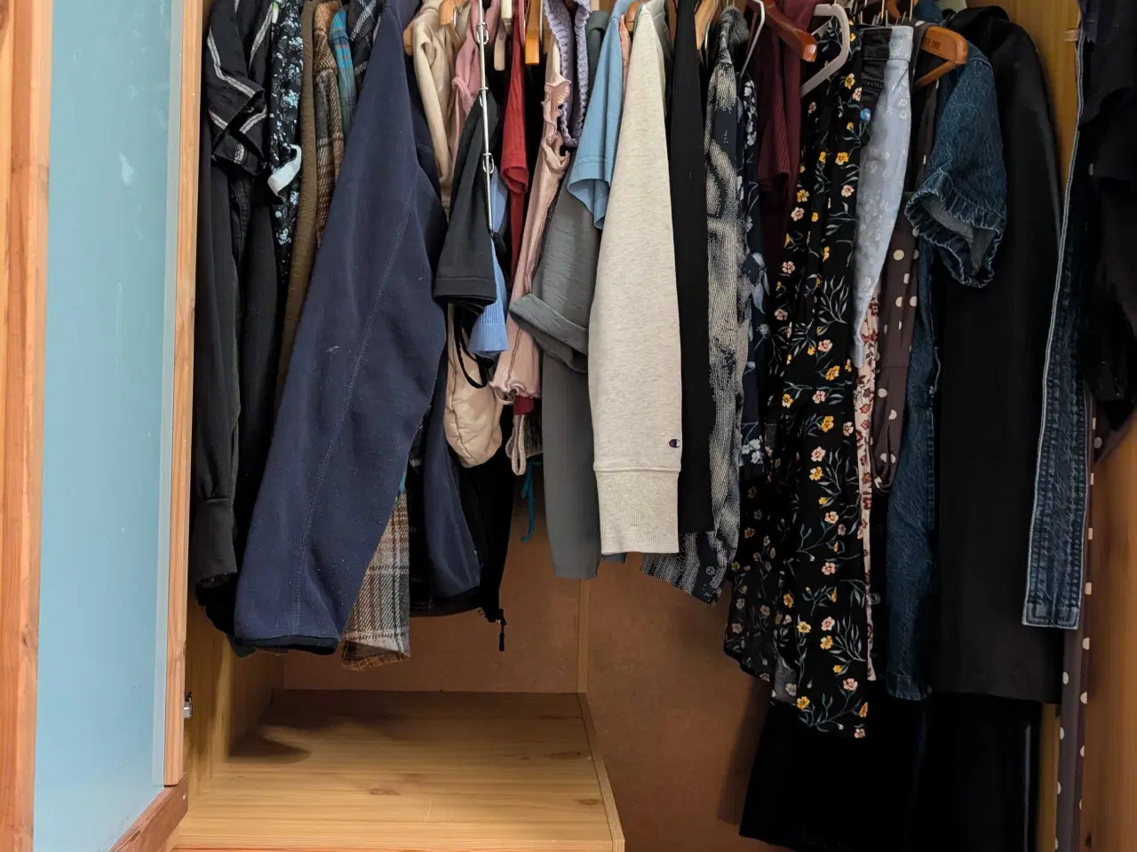 Billede 3 - Skab i egetræ