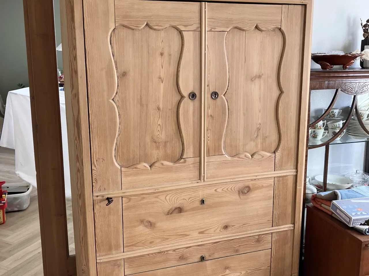 Billede 1 - Karlekammerskab