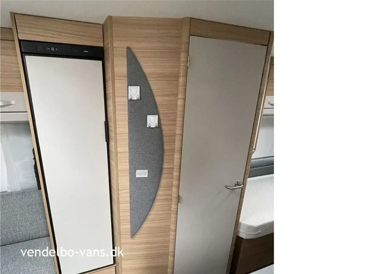 Billede 11 - 2022 - Dethleffs Camper 470 FR D-Line   Nem og handy størrelse - Tysk kvalitet