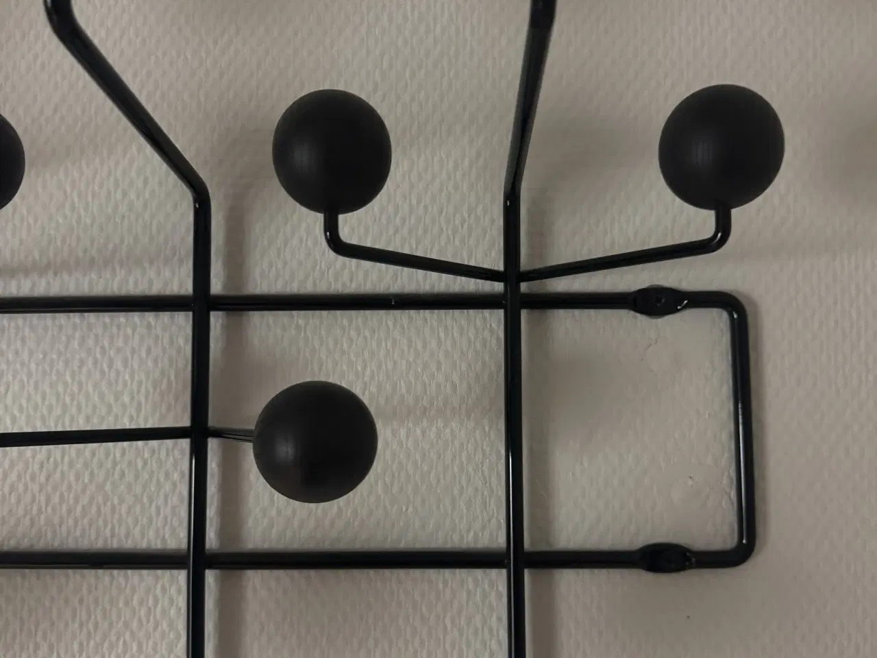 Billede 2 - Charles Eames knagerække i sort 