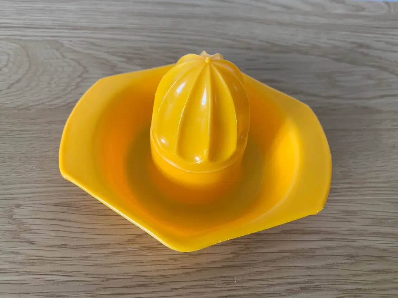 Billede 2 - Råkostjern, citronpresser og tragt